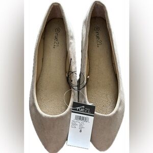 NWT tan flat shoes pointed